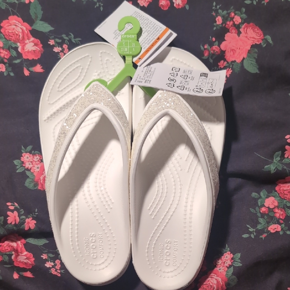 Women's Croc Sandal-White Glitter Strap- Comfy Bridal Shoe-Size 7-Make An Offer